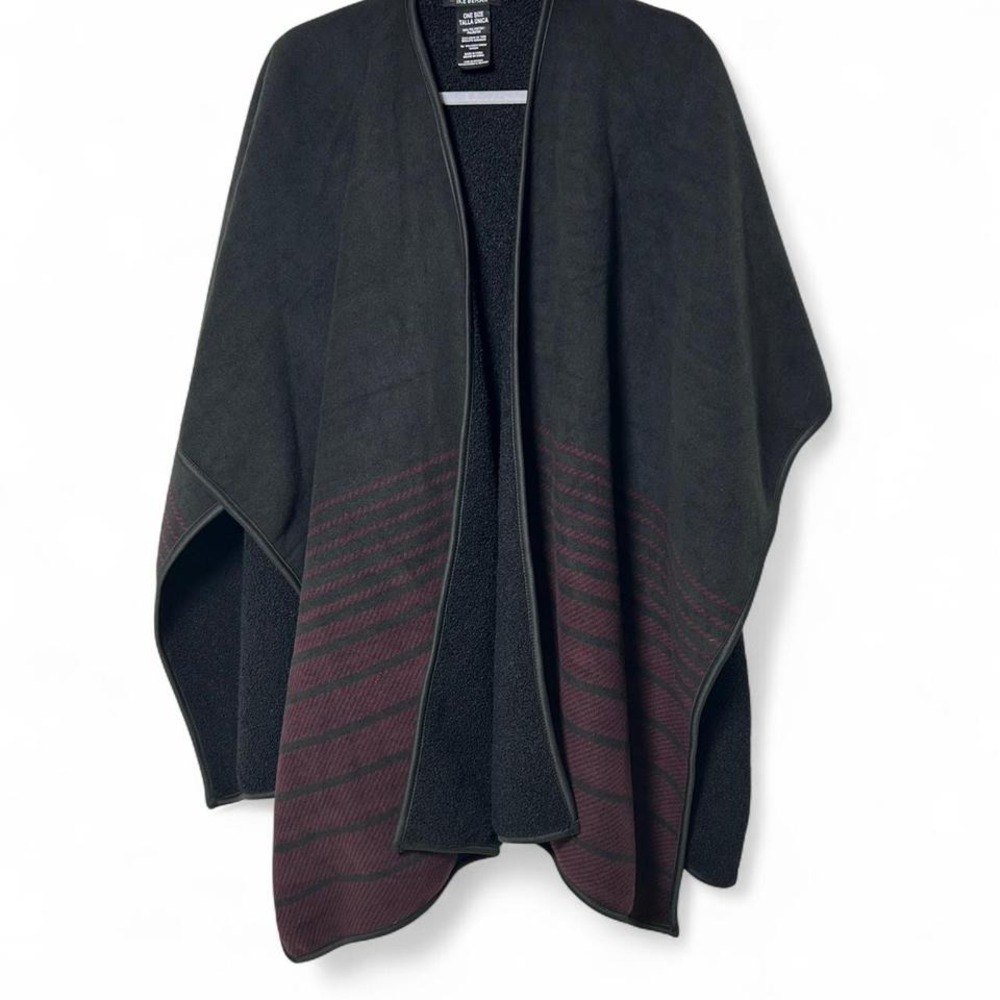 Ike Behar Cape Womans One Size Black Burgundy Soft Striped Sherpa Boho Poncho